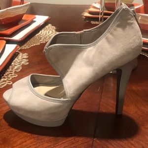 Jessica Simpson high heels